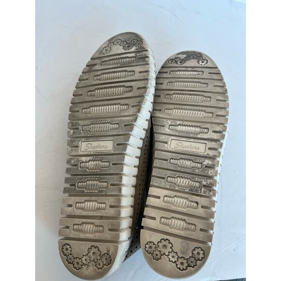 SKECHERS Women’s Sepulveda Blvd Taupe Laser Cut Round Toe Slip On Shoe Sz 9 - Picture 8 of 11